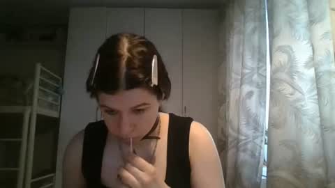 Snapshot of marianmollberg chatting on 06-19-26, 05:34 Marian online show from 06-19-26, 05:34