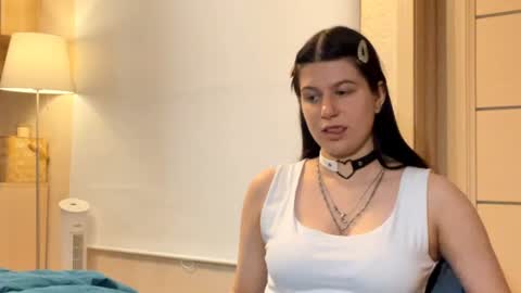 Snapshot of marianmollberg chatting on 06-28-26, 02:23 Marian online show from 06-28-26, 02:23
