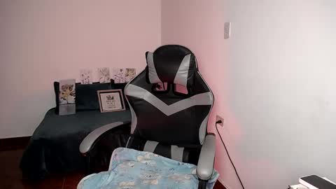 Mariana online show from 11-16-25, 03:12