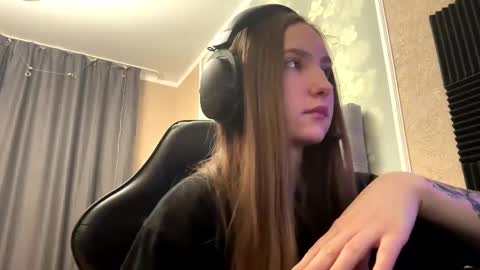 Snapshot of mariannekeetan chatting on 12-01-25, 09:03 Aria online show from 12-01-25, 09:03