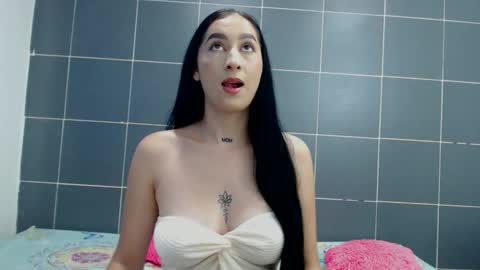 Mariangel online show from 10-23-25, 07:34