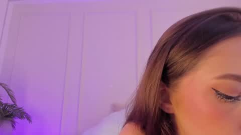 Maria Pettit online show from 03-12-25, 03:18