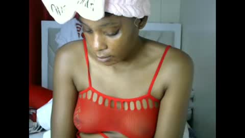 Snapshot of maribellah1 chatting on 12-24-24, 11:11 Pauline online show from 12-24-24, 11:11