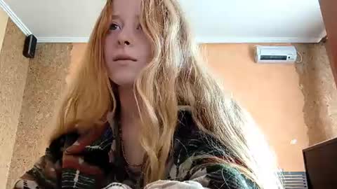 Snapshot of maricagorgo chatting on 06-14-26, 11:29 Kate online show from 06-14-26, 11:29