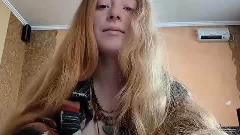 Snapshot of maricagorgo chatting on 06-22-26, 10:07 Kate online show from 06-22-26, 10:07