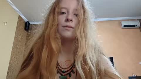 Snapshot of maricagorgo chatting on 07-10-26, 05:12 Kate online show from 07-10-26, 05:12
