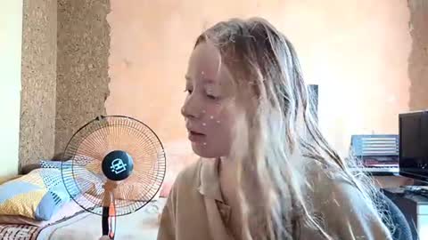 Snapshot of maricagorgo chatting on 07-19-26, 11:30 Kate online show from 07-19-26, 11:30