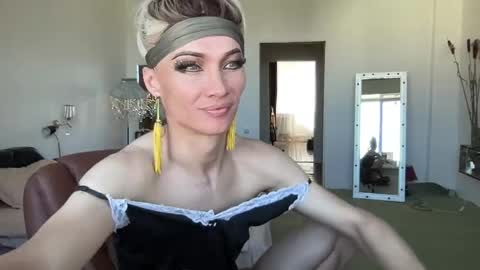 Mari online show from 04-19-26, 07:07