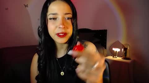 Snapshot of marie_daved chatting on 12-17-24, 04:12 Nicolle online show from 12-17-24, 04:12