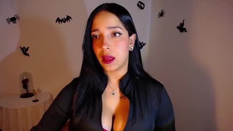 Snapshot of marie_daved chatting on 10-26-25, 03:34 Nicolle online show from 10-26-25, 03:34