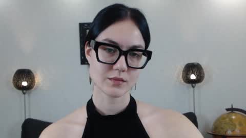 Snapshot of marie_fitch chatting on 11-08-25, 02:01 Marie Fitch online show from 11-08-25, 02:01