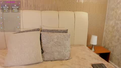 Snapshot of marie_miller_ chatting on 04-24-26, 01:02 M A R I E online show from 04-24-26, 01:02