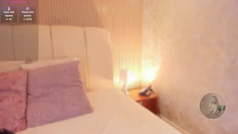 Snapshot of marie_miller_ chatting on 05-11-26, 02:45 M A R I E online show from 05-11-26, 02:45
