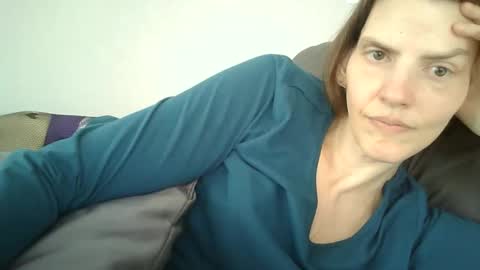 Snapshot of mariejojo chatting on 05-12-26, 02:36 Mariejojo online show from 05-12-26, 02:36