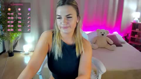 Mariel online show from 03-12-26, 09:26