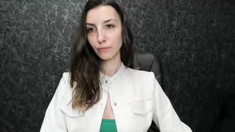 Snapshot of marielleanker chatting on 09-14-25, 04:55 marielleanker online show from 09-14-25, 04:55