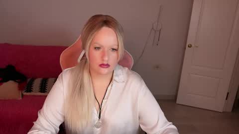 mariemlui online show from 10-11-25, 11:09