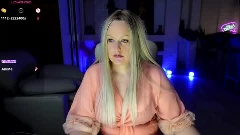 Snapshot of mariemlui chatting on 05-10-26, 02:00 mariemlui online show from 05-10-26, 02:00