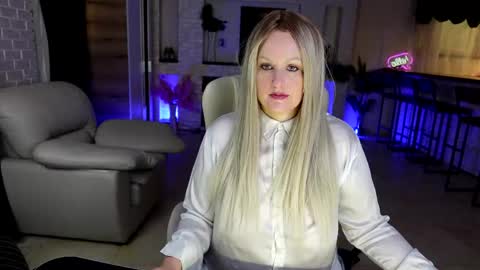 Snapshot of mariemlui chatting on 05-29-26, 02:26 mariemlui online show from 05-29-26, 02:26