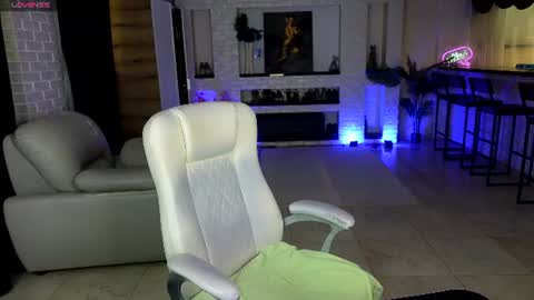 Snapshot of mariemlui chatting on 07-06-26, 02:25 mariemlui online show from 07-06-26, 02:25