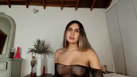 Snapshot of marihana_one1 chatting on 02-08-25, 03:08 Marihana online show from 02-08-25, 03:08