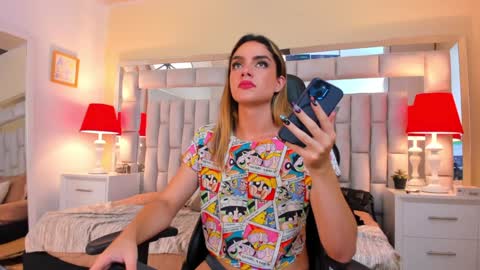 mariiahneedles online show from 12-31-24, 03:55