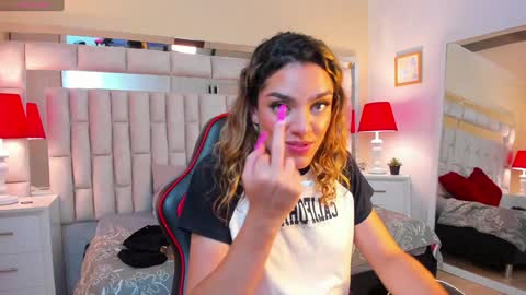 mariiahneedles online show from 02-05-25, 02:19