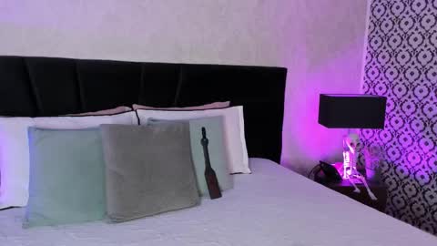 Mariana online show from 11-08-25, 05:01