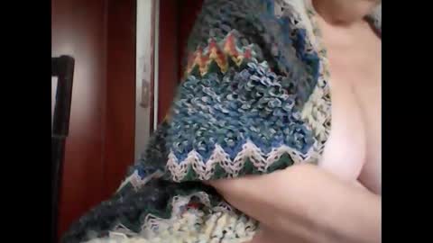 Snapshot of marilu64 chatting on 01-25-25, 01:41 marilu64 online show from 01-25-25, 01:41