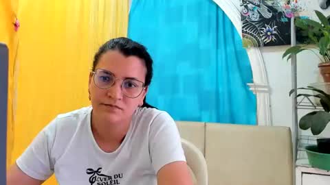 Snapshot of marilyn_garcia chatting on 07-14-26, 05:51 MARILYN SEXY online show from 07-14-26, 05:51