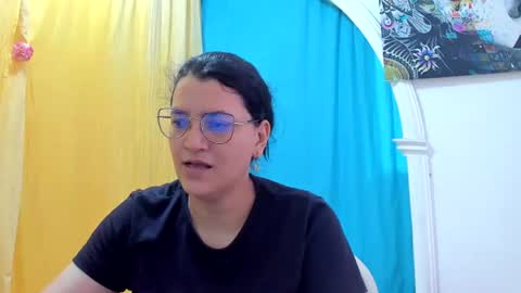Snapshot of marilyn_garcia chatting on 07-18-26, 01:15 MARILYN SEXY online show from 07-18-26, 01:15