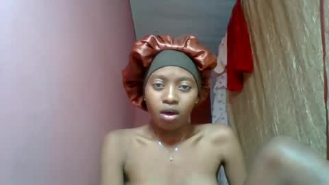 Snapshot of marinagold69 chatting on 07-13-26, 07:16 marinagold69 online show from 07-13-26, 07:16