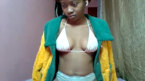 Snapshot of marinagold69 chatting on 07-19-26, 07:23 marinagold69 online show from 07-19-26, 07:23