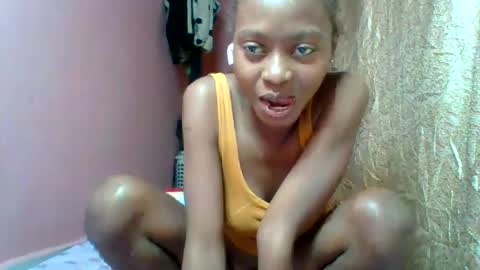 Snapshot of marinagold69 chatting on 07-25-26, 05:54 marinagold69 online show from 07-25-26, 05:54