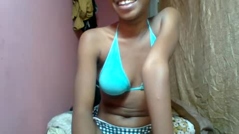 Snapshot of marinagold69 chatting on 07-29-26, 03:43 marinagold69 online show from 07-29-26, 03:43