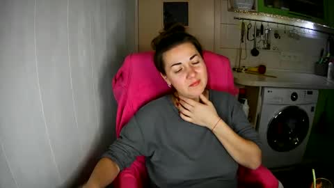 MarinettaQhot online show from 12-08-24, 11:40