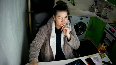 MarinettaQhot online show from 02-17-25, 06:48