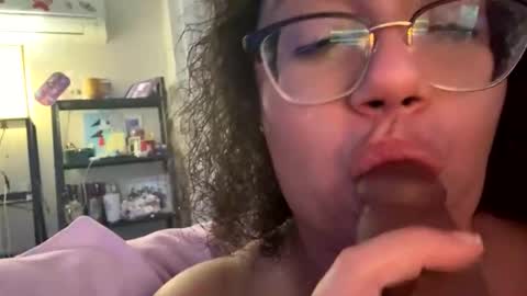 Snapshot of mariposa990 chatting on 05-15-26, 03:13 mariposa990 online show from 05-15-26, 03:13