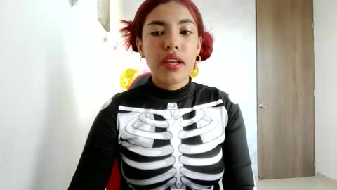 Snapshot of mariposa_skye chatting on 11-11-25, 11:43 Mariposa online show from 11-11-25, 11:43