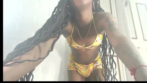 Snapshot of mariposahorny chatting on 12-29-24, 10:57 Nathaly online show from 12-29-24, 10:57