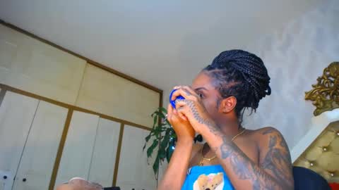 Snapshot of mariposahorny chatting on 01-31-25, 04:59 Nathaly online show from 01-31-25, 04:59