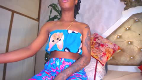 Snapshot of mariposahorny chatting on 02-04-25, 01:38 Nathaly online show from 02-04-25, 01:38