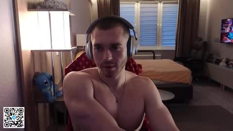 Mark online show from 11-04-25, 01:54