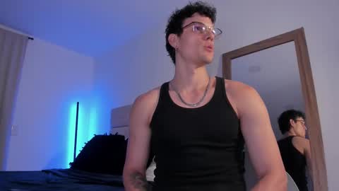 Snapshot of mark_thonson chatting on 03-27-26, 01:44 troy online show from 03-27-26, 01:44