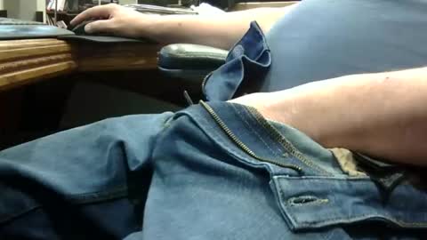 Snapshot of markpanier chatting on 11-30-25, 11:20 markpanier online show from 11-30-25, 11:20