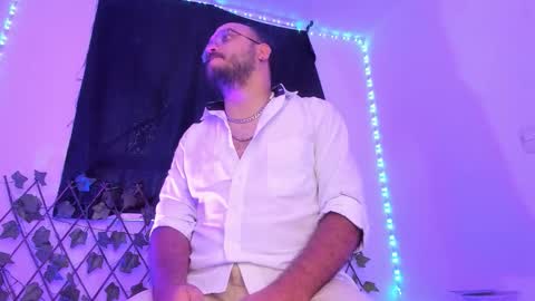 Snapshot of markwolfe1 chatting on 11-01-25, 10:01 Mark online show from 11-01-25, 10:01