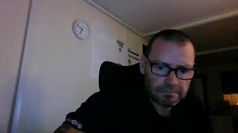 Snapshot of markyhowudoin chatting on 10-25-25, 05:48 markyhowudoin online show from 10-25-25, 05:48