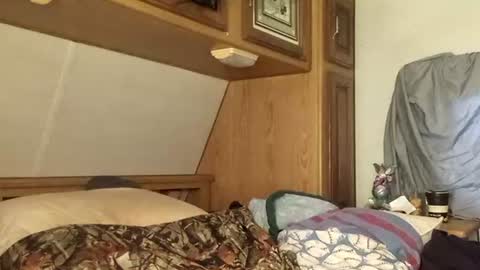 markymark101825061 online show from 12-22-25, 04:15