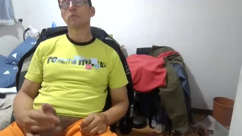 Snapshot of marlonfit chatting on 07-12-26, 04:25 marlonfit online show from 07-12-26, 04:25