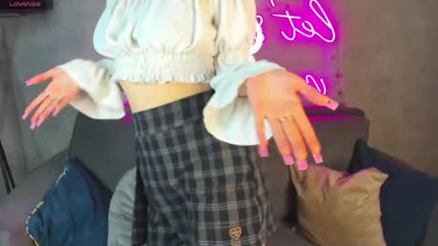 Emmaa online show from 05-28-26, 01:36